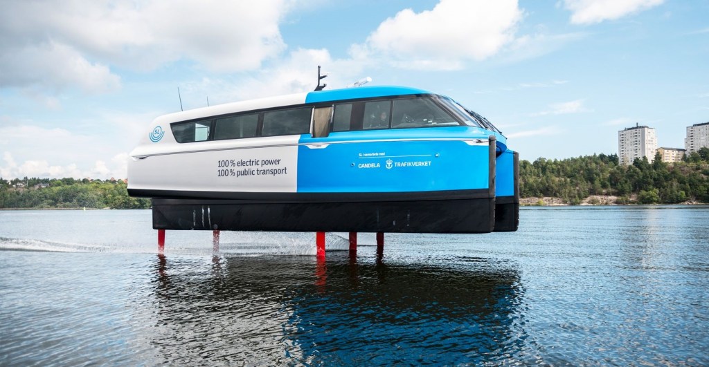 Stockholms första svävande båt testar&nbsp;vingarna