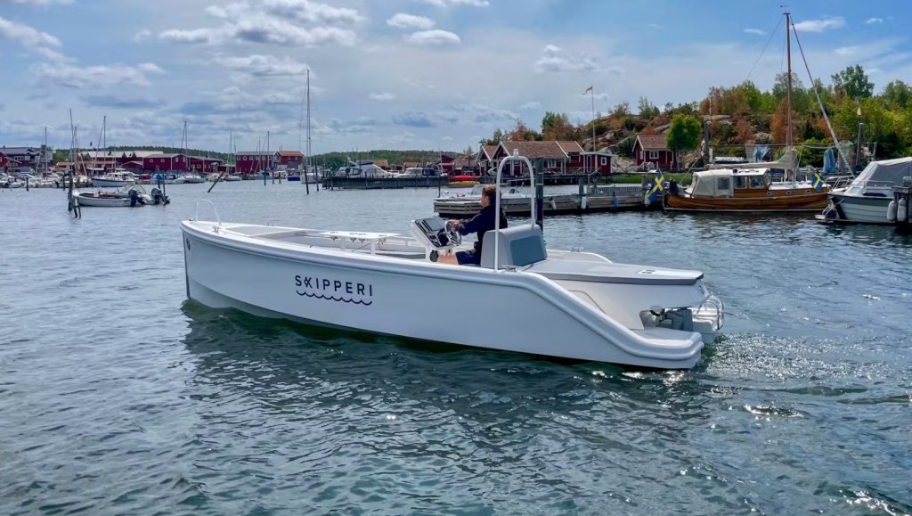 Allt fler svenskar vill prova&nbsp;elbåt