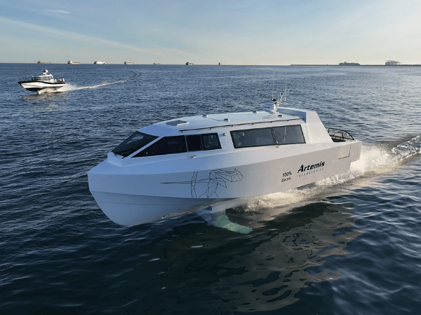 Artemis sjösätter foilande&nbsp;taxibåt